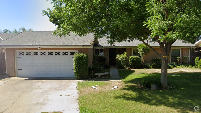 Building Photo - Charming 2-Bedroom, 1-Bath Home in Clovis,...