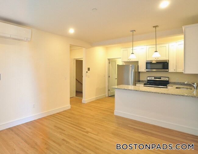 Photo - 877 Beacon St Unit 2