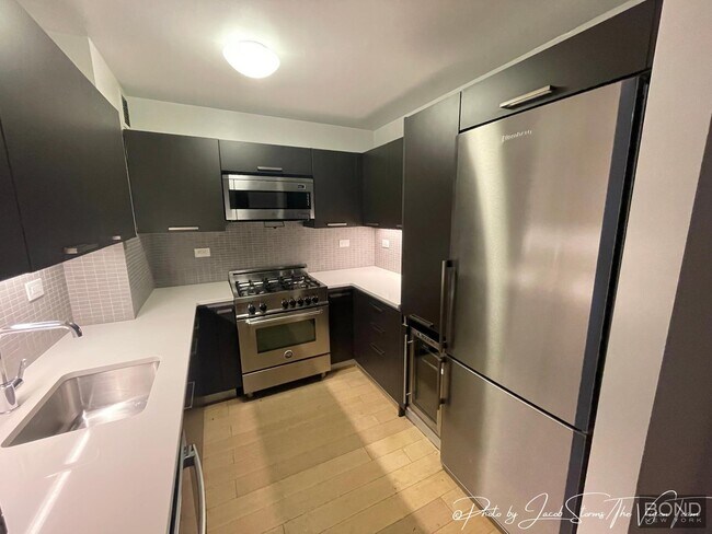 Photo - 222 E 39th St Apartment Unit 17B