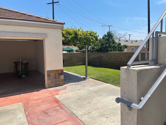 Photo - 11855 Sproul St Unit 1