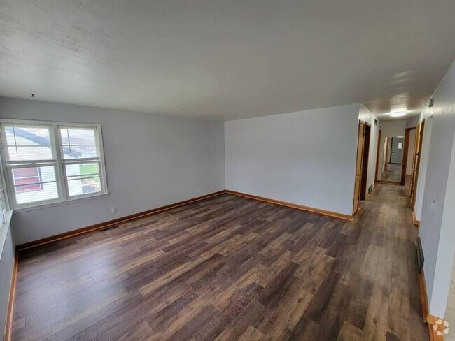 Building Photo - 713 S Streeter St Rental