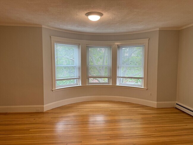 Building Photo - 235 Rawson Rd Unit 3 Rental