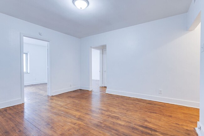 Photo - 757 E Warrington Ave Unit Apt 4