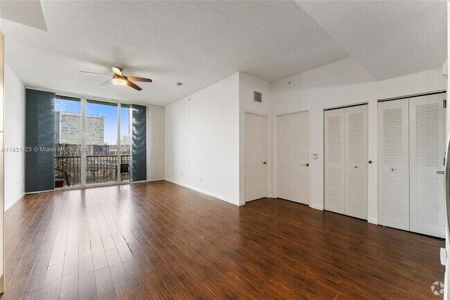 Building Photo - 1350 NW 8th Ct Unit 306 Rental