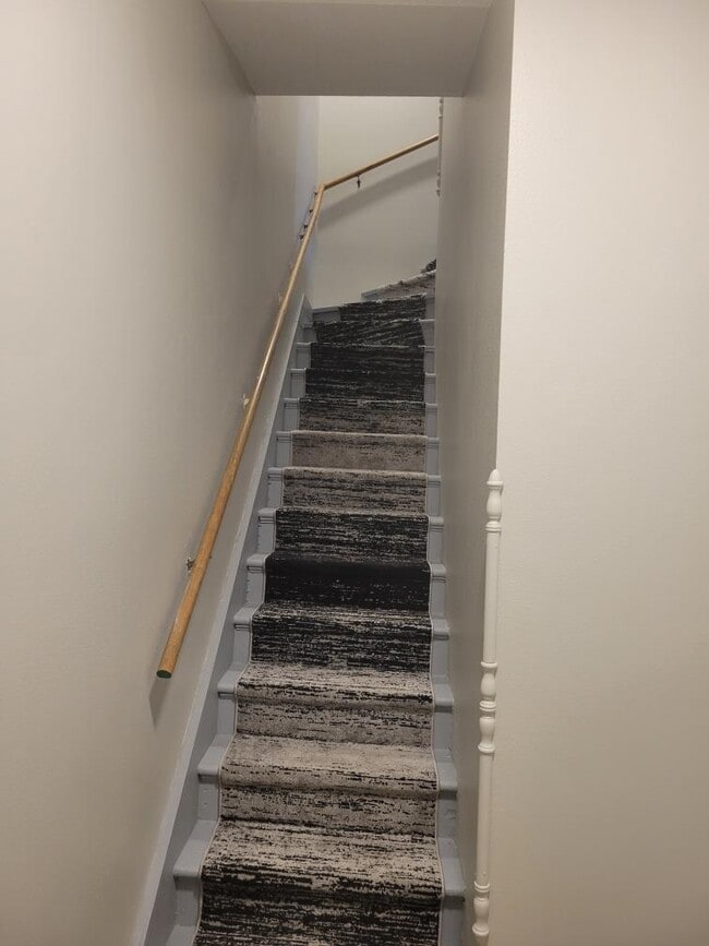 Photo - 1122 Valley St Unit 1122 1/2