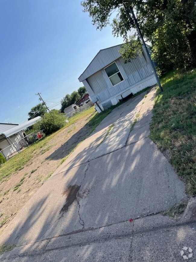 Building Photo - 1423 N Arapahoe St Rental