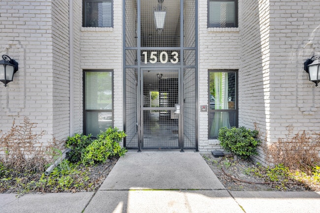 1503 N Garrett Ave Unit 107