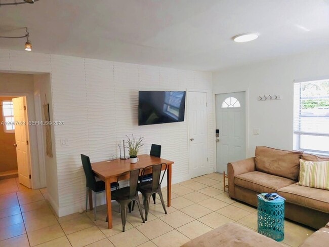 Photo - 1639 Hayes St Unit 1