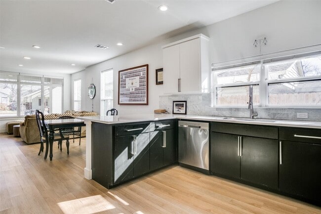 Photo - 2804 Townsend Dr