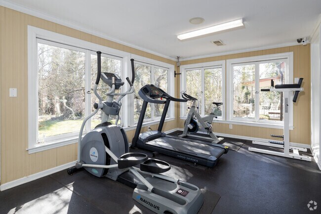 5010 Hilltop Rd Fitness Room