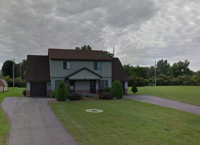 1303 Penny Ln - 1303 Penney Ln