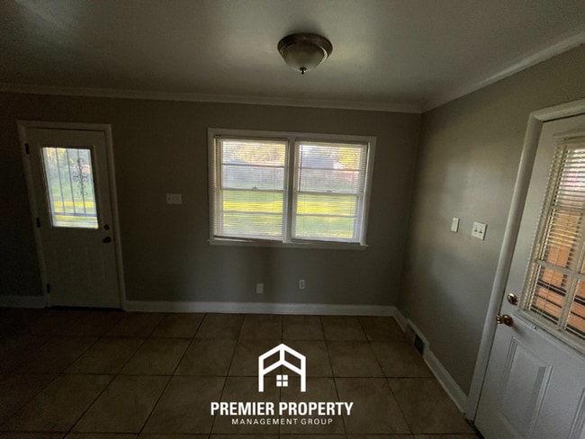 Photo - 1624 Nellie Rd