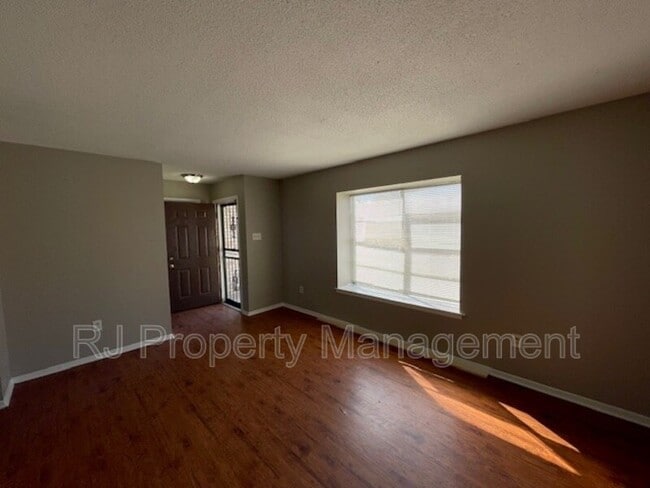 Photo - 5580 Apple Blossom Dr