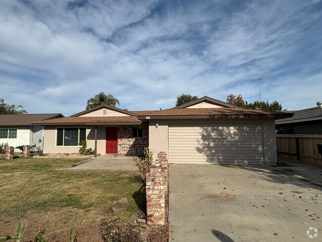 Building Photo - West Visalia Home Coming Soon!!