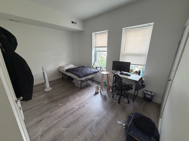 Photo - 301-305-305 Dudley St Unidad 8