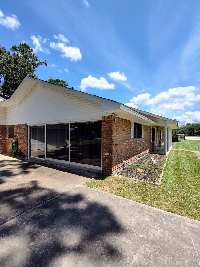 Photo - 7640 Laurie Ln