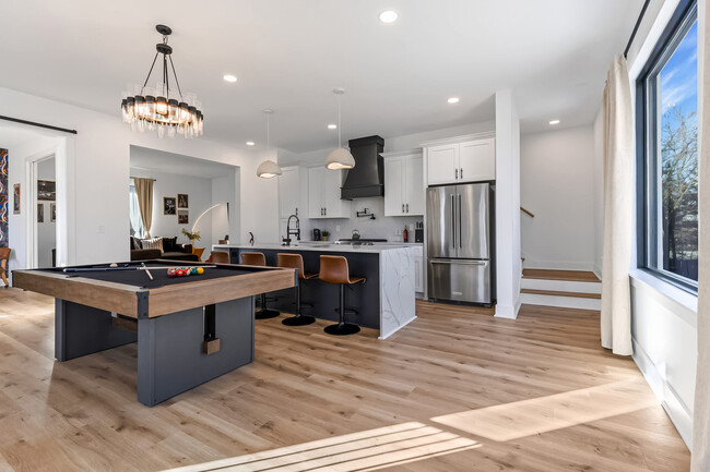 Building Photo - 554 Rosedale Ave Rental