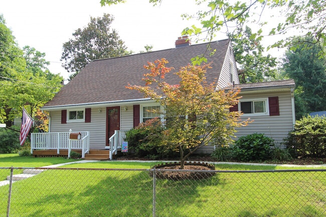 Photo - 2204 Luzerne Ave
