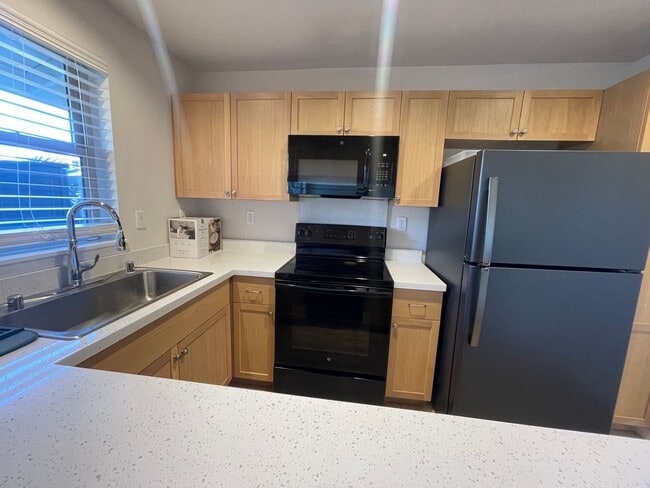 Photo - Pet Friendly Kahoma Village Furnished 3 Bed/2.5 Bath Townhome