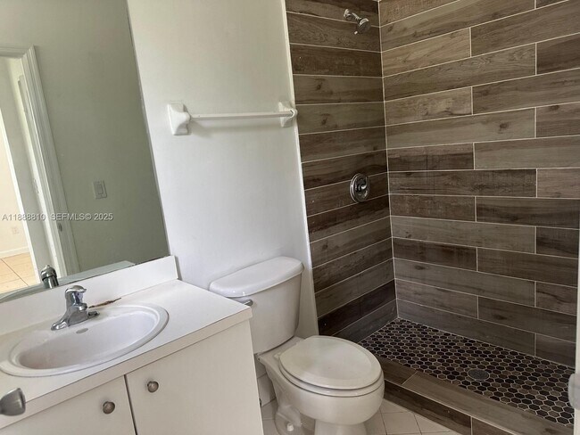 Photo - 1490 NE 33rd Ave