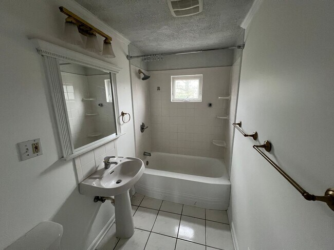 Photo - Single Family Home in Vestal for Rent