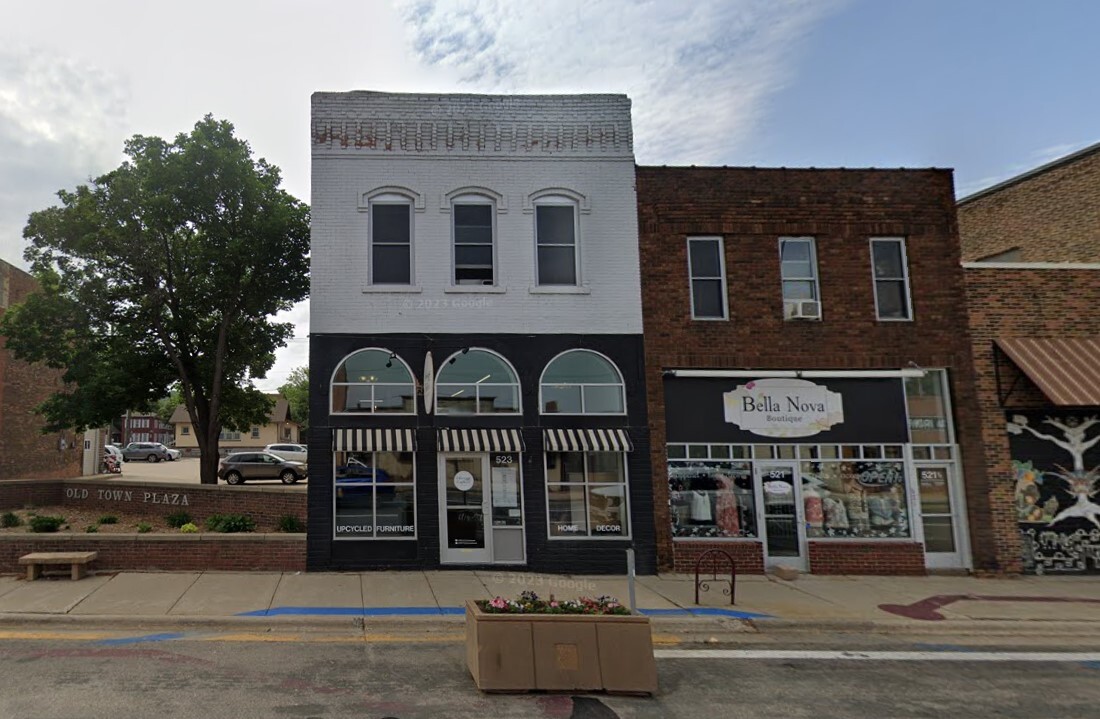 Exterior of Building - 521 N Riverfront Dr Apartments Unit 2