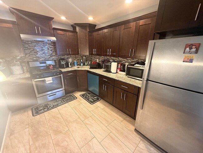 Photo - 7 Holly St Unit 9G