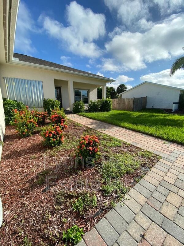 Photo - 18463 Van Nuys Cir Casa