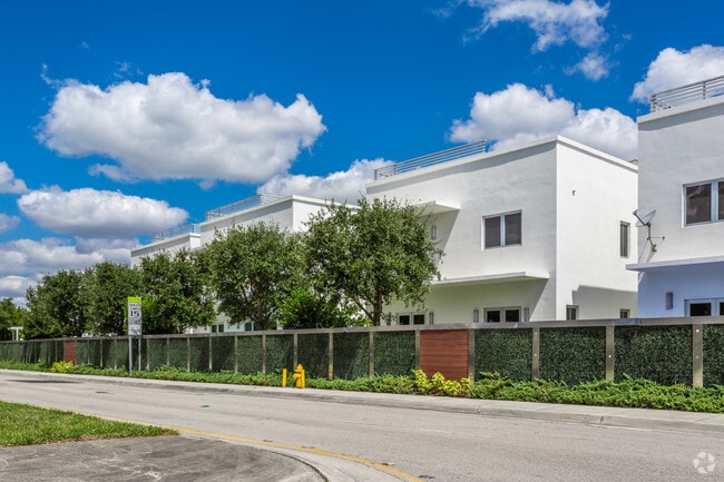 Photo - Oasis Park Square at Doral