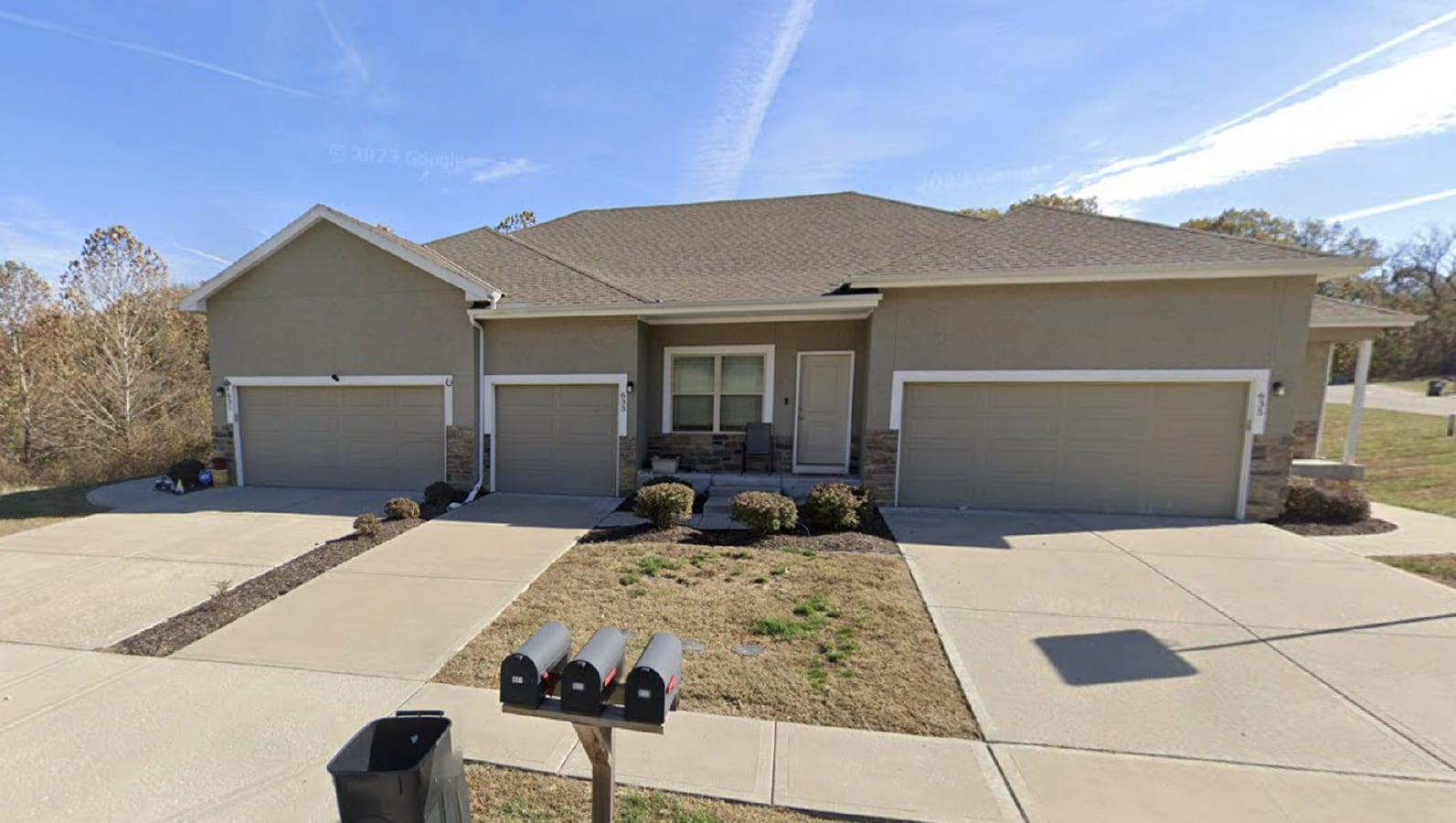 2 bed / 2.5 Bath Townhome with Walk-Out Basement. - 2 bed / 2.5 Bath Townhome with Walk-Out Basement.