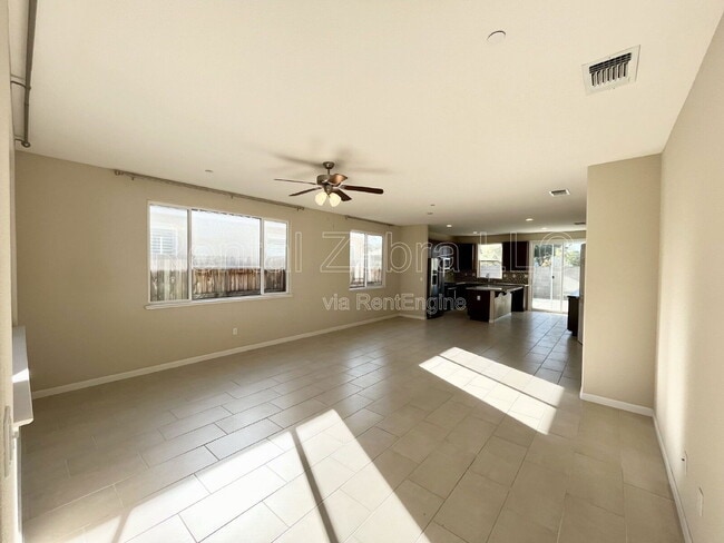 Photo - 482 Glendon Pl