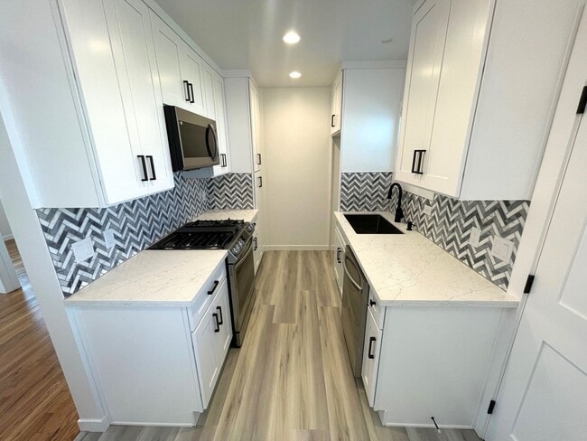 Photo - Beautiful, Tree-Lined Street in Residential Neighborhood. Remodeled, with AC, Personal Washer/Dryer Unit 2153 Channel