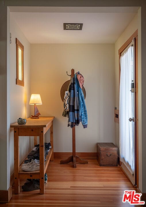 Photo - 1480 N Mentor Ave