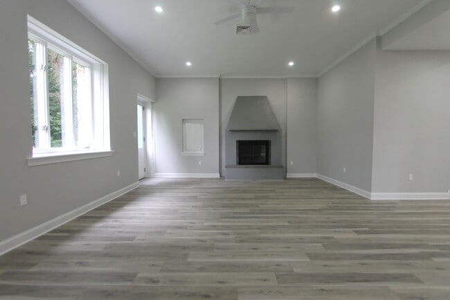 Photo - Stunning House on the Grounds of the Awbury Arboretum (3BD/2.5BT)