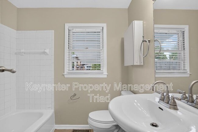 Photo - 4202 Halifax Rd