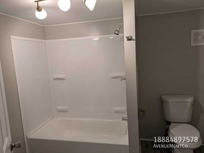 Photo - 512 10th St SW