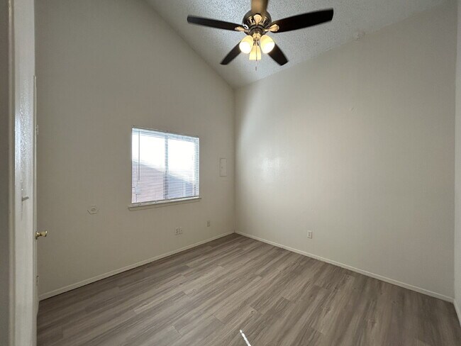Photo - Spacious 2-bedroom duplex in vibrant Lubbock!