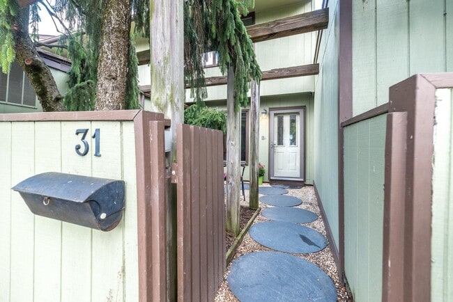 Photo - 31 Tahoe Dr