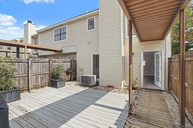 Photo - 9849 Siegen Ln