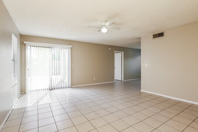 Photo - 630 E Jensen St