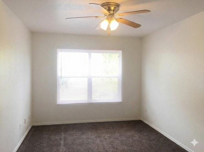 Photo - 131 Baker St