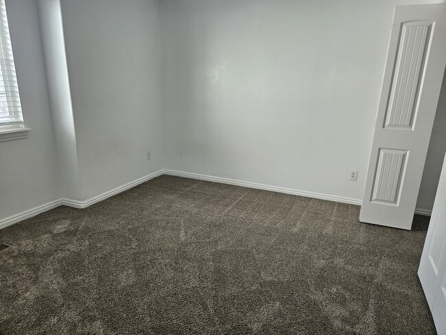 Photo - 1046 W 820 S