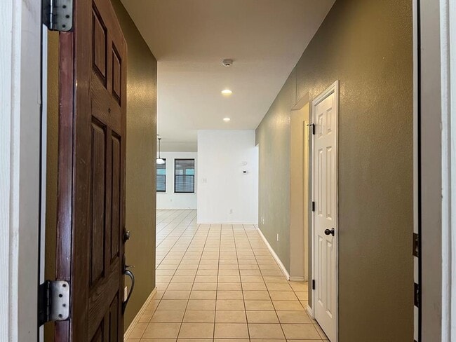 Photo - 9504 Castle Pines Dr