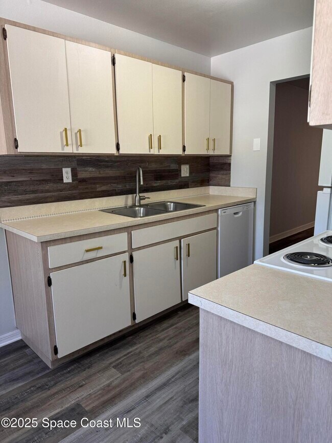 Photo - 4546 Memory Ln