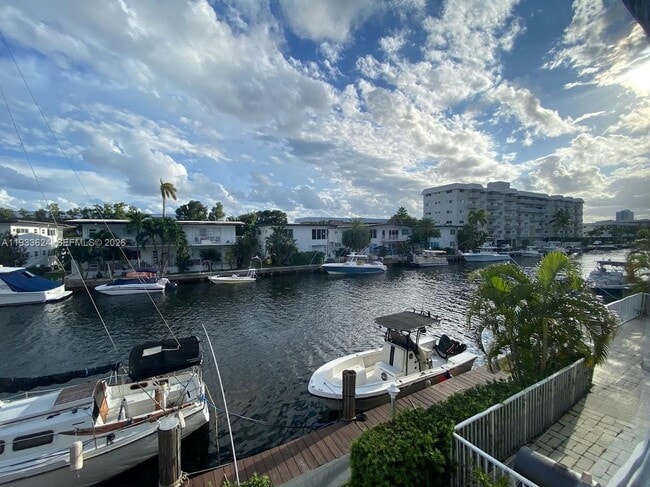 Photo - 3702 NE 171 St Unit 8