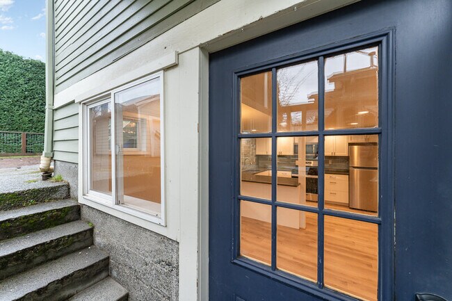 Photo - 5523 Woodlawn Ave N