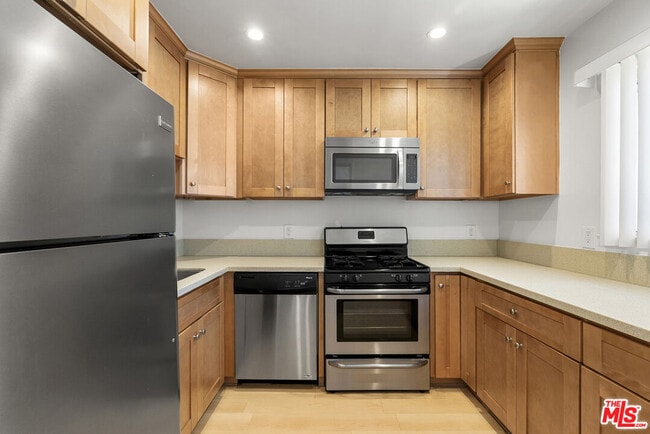 Photo - 1235 N Harper Ave Unit 25