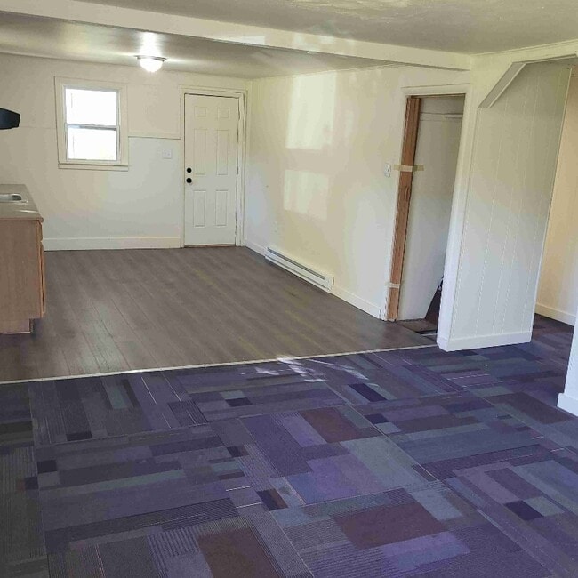 Photo - 1590 Reeder Ave