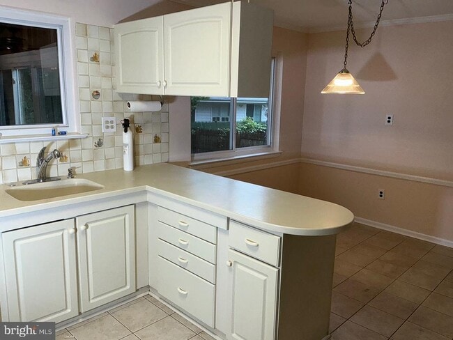 Photo - 303 Charlton Ct