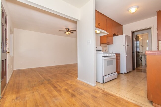 Photo - Charming 1 Bedroom / 1 Bath Apartment in Kensington Neighborhood w/ Garage - VACANT FOR VIEWING! Unidad 4209